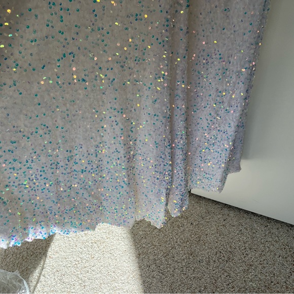 Iridescent white prom dress - Picture 8 of 13